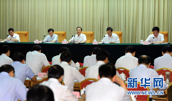 温家宝:任内基本实现城镇居民社会养老保险和新农保全覆盖