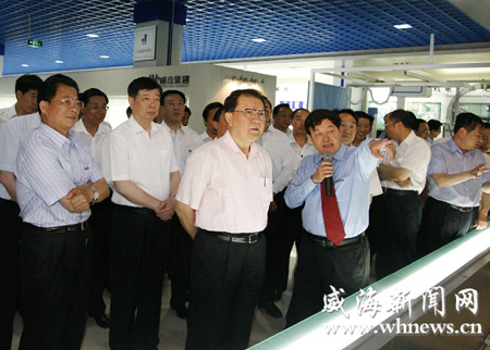 李长春在山东调研时强调:紧紧抓住提高自主创新能力这个根本
