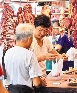 香港五月份物价指数升5.2% 市民四处比价买水果