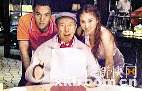 赌王过父亲节周旋四房 与长女仅会面15分钟