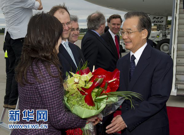 温家宝抵达伯明翰对英国进行正式访问