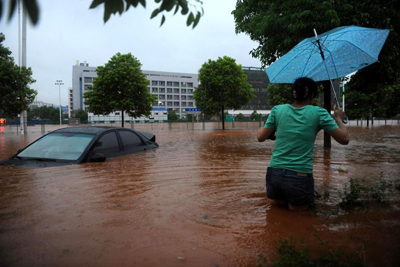 暴雨突袭长沙 部分路段被淹(图)