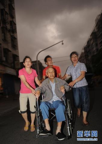 晨见“梅花”愁 风雨任疯狂 一览众生相