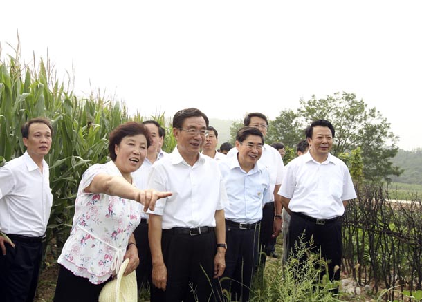 贺国强在山西考察时强调　　弘扬优良传统　加强作风建设　奋力谱写山西转型跨越发展新篇章