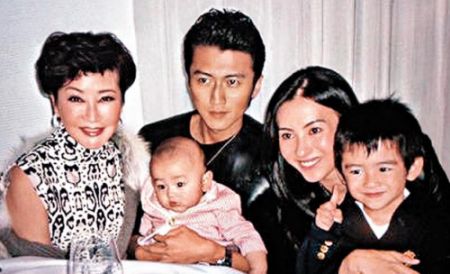 锋芝离婚剧前传:回头看爱情 童话充满谎言