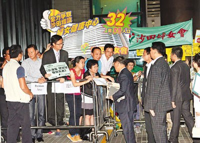 曾荫权认同香港贫富悬殊问题 冀集思广益度难关