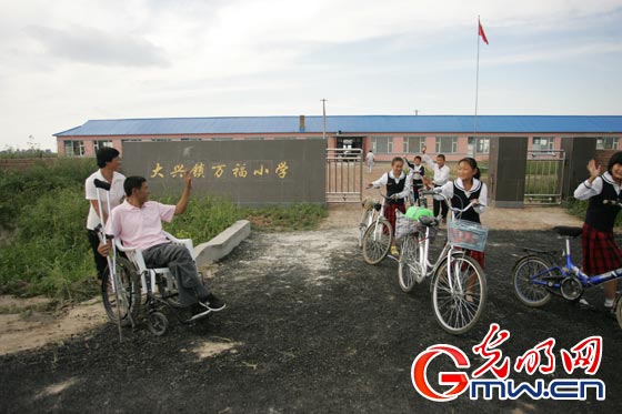 最美乡村教师杜顺:血液里没了学生,心脏就不会跳动