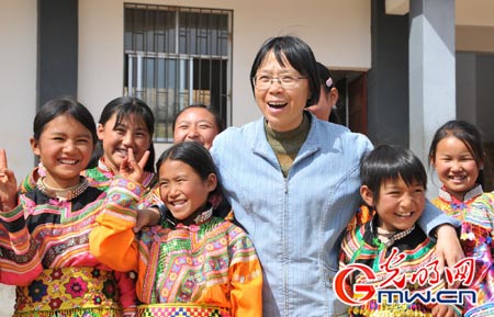 最美乡村教师张桂梅：百个孩子的最美“妈妈”