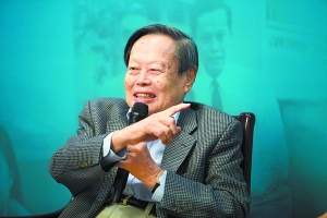 《杨振宁传》首发 杨振宁称小书店发现自个儿