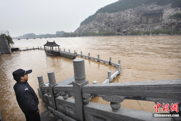 龙门石窟景区因上游水库泄洪暂时关闭