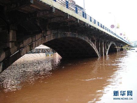 四川渠县遭洪水袭击