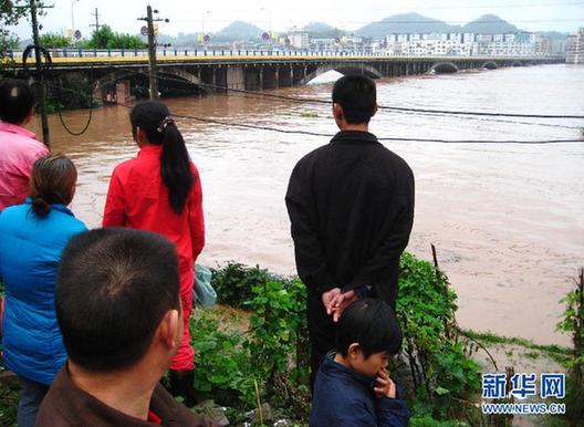 四川渠县遭洪水袭击