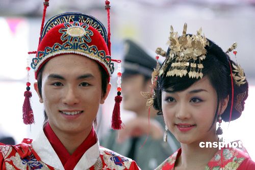 满族婚纱_满族婚纱照