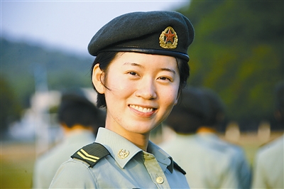 揭秘我军第一代女子导弹操作号手[图]
