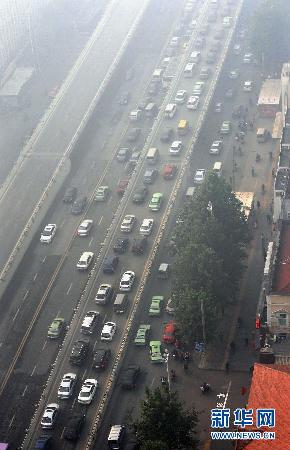 中国部分地区出现大雾天气