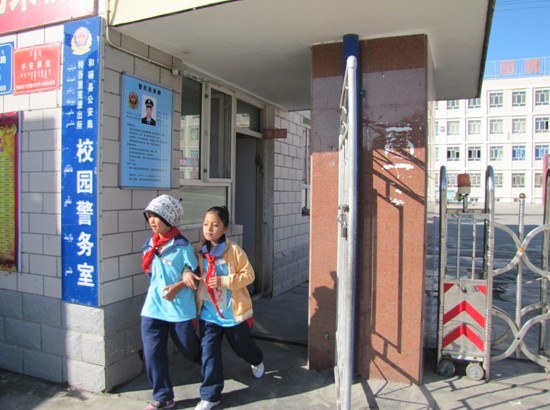 和硕县首个“校园警务室”挂牌成立