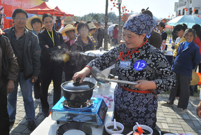 黄山区农家乐厨艺大赛诞生“最美厨娘”和“最棒厨师”