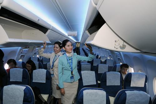 波音在京展示新型737-900ER客机