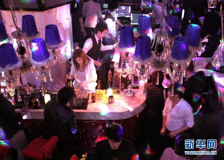 娱乐场所猫腻藏多少 揭开“假洋酒”的神秘面纱