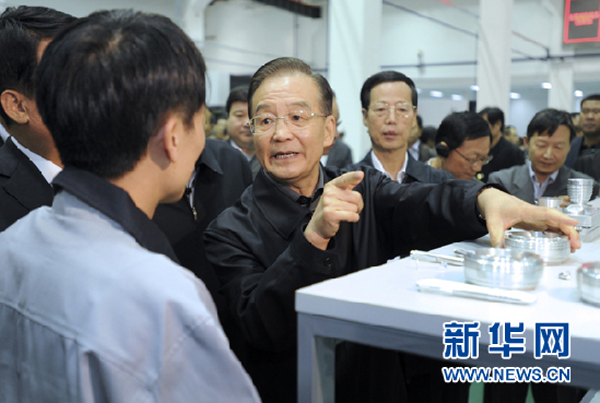 温家宝在津调研:巩固经济平稳较快发展良好势头