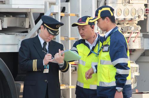 中国首次客机航空生物燃料试飞成功