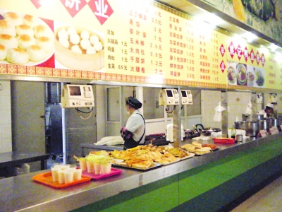 大学生睡懒觉越来越普遍南师大:9点停供早餐