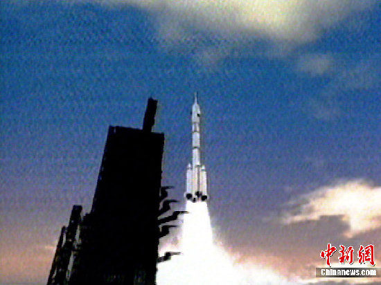 从“神一”到“神八”：十二载神舟飞天路