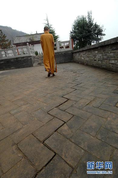 陕西长安华严寺千年古塔面临滑坡威胁