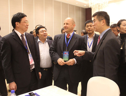 美国驻中国大使骆家辉造访山东 鲁美六大节能合作项目签约