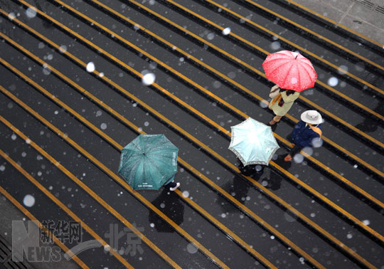 北京降下今冬第一场雪