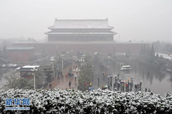 今冬初雪落京城