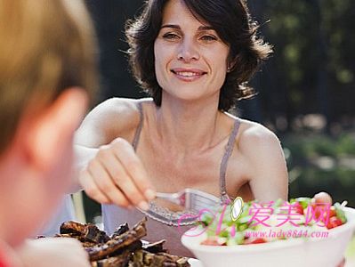 冬季烤肉5妙招 防上火拒发胖