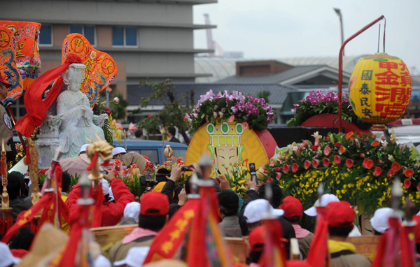 福建湄洲岛翡翠妈祖像分灵入台