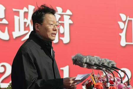 崇启大桥正式通车 苏北通往上海车程缩短百公里