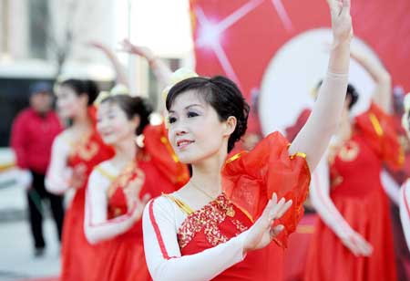 安徽合肥：社区群众欢乐迎新年