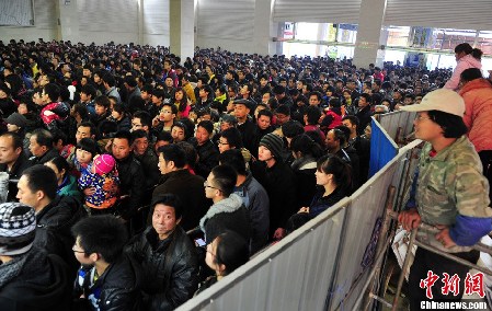 长沙春运火车票预售第一天购票火爆