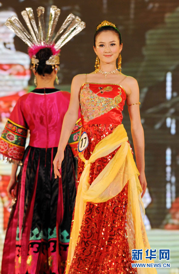 中国选手囊括“鸾粘芭”选美大赛前三名