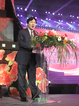 红莓报春庆长丰 天南地北赞草莓