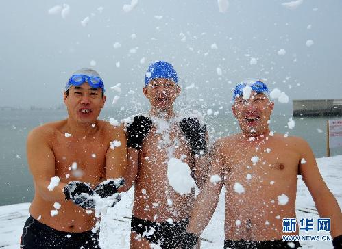 各地迎来2012年第一场雪