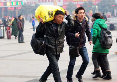郑州：2012春运拉开大幕（组图）