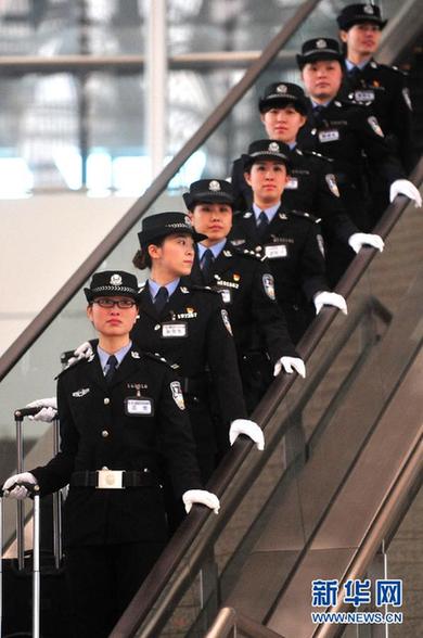“警花”乘警组春运亮相
