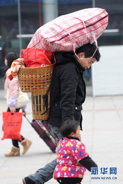 关注春运:爸妈走 我也走
