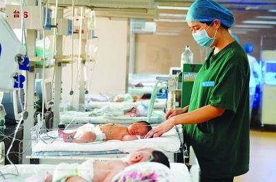 南京龙年迎来生育高峰 15%龙宝宝是“二胎”