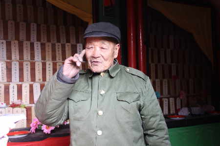 87岁老兵一腔热血守护英灵30余载(组图)