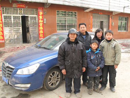 新春走基层:湖北移民欢喜过龙年
