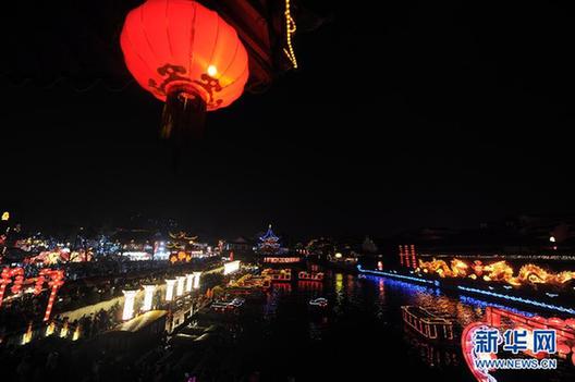 全国各地赏灯喜迎元宵节