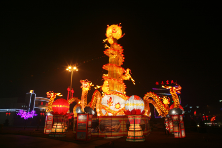 右玉：龙腾虎跃闹元宵