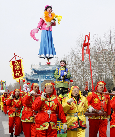 “民艺之乡”周村元宵节展民俗绝技