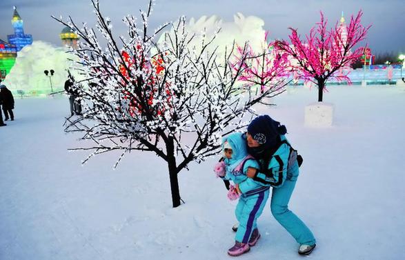 挖掘冰雪“冷资源” 撬动冰城“热经济”