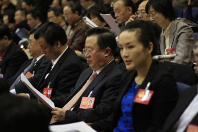 山东省省长姜大明在省人大会议上提出今年发展目标